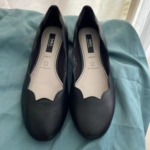 8.5 NWOT wide fit black leather M&S Collection scalloped flats (Mark and Spencer